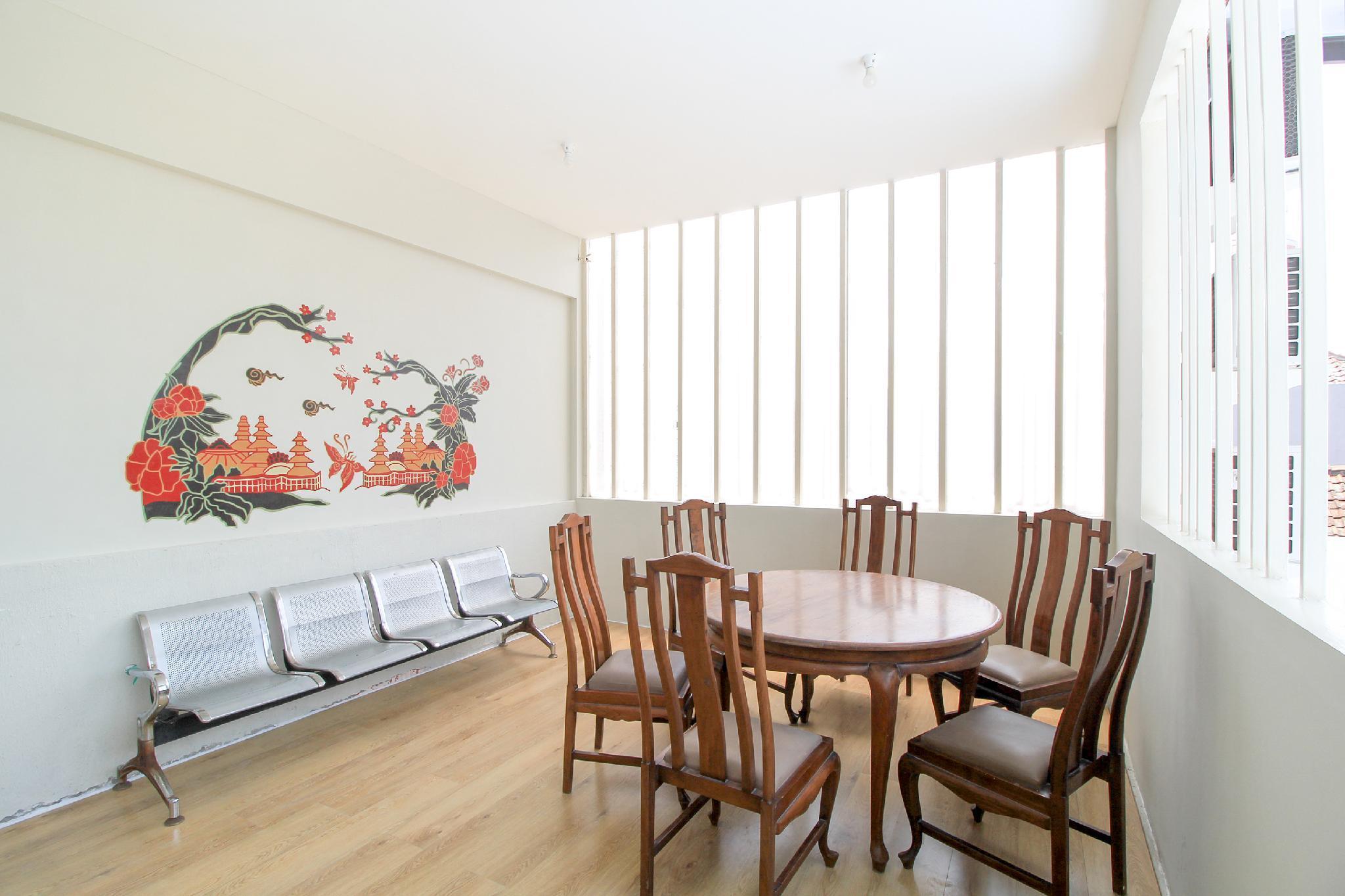 סוראבאיה Super Oyo 168 K-15 Residence מראה חיצוני תמונה